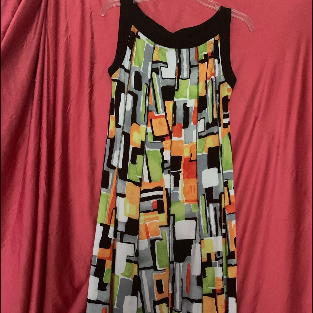 Midi, sleeveless dress.